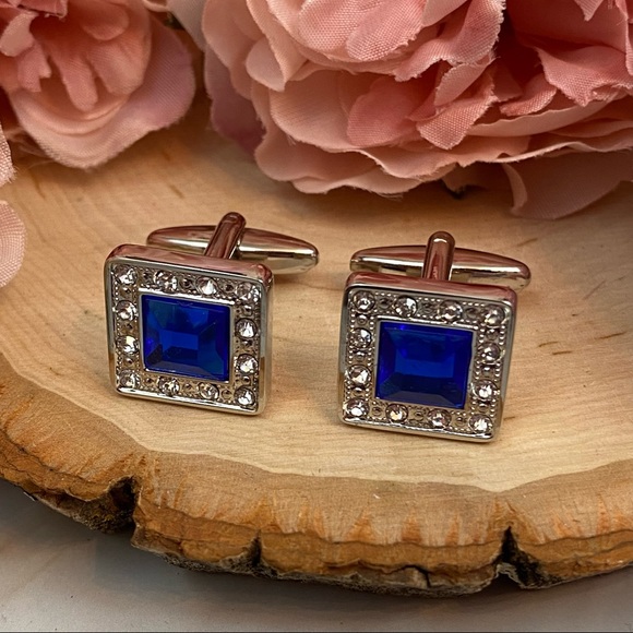 Elegant Blue Kyanite and Silver Crystal Square Cufflinks - Picture 8 of 16